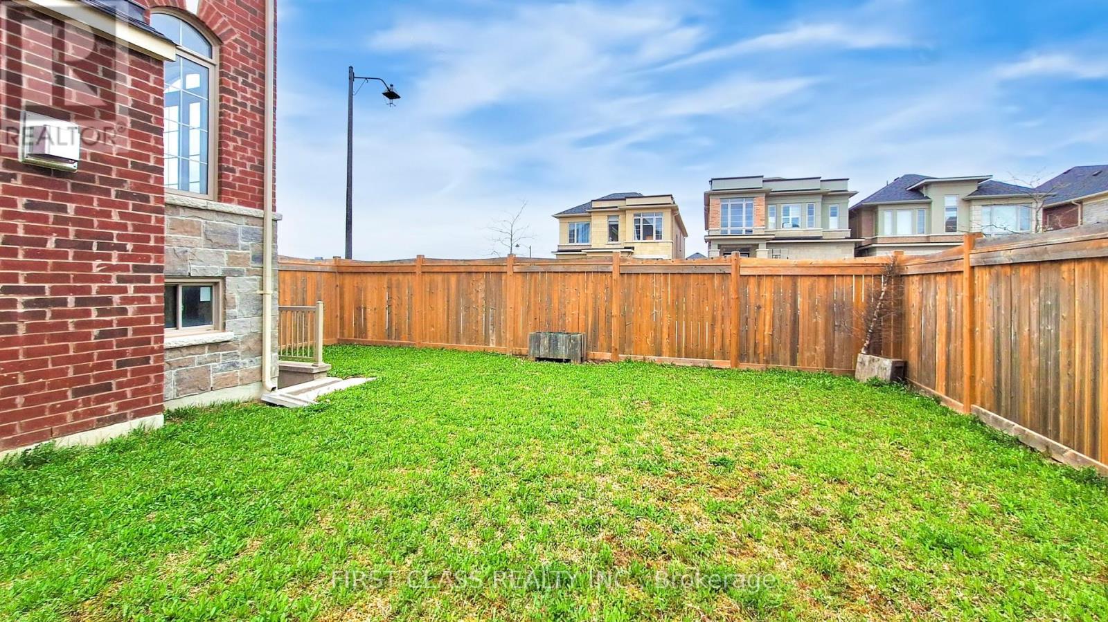 43 Eastgrove Square E, East Gwillimbury, Ontario  L9N 0R3 - Photo 40 - N12143386