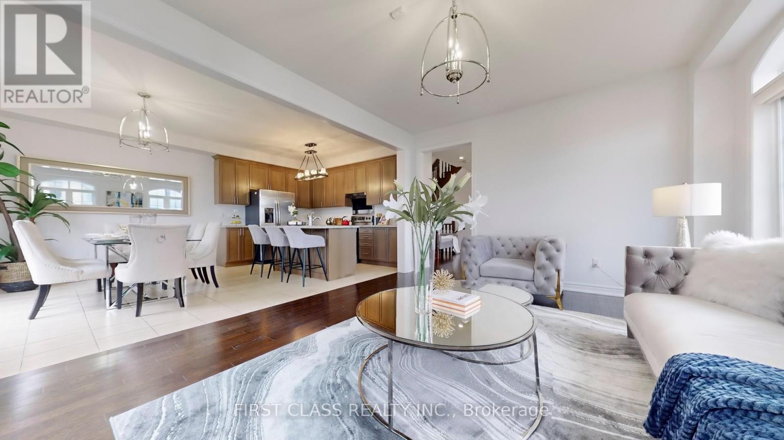 43 Eastgrove Square E, East Gwillimbury, Ontario  L9N 0R3 - Photo 8 - N12143386