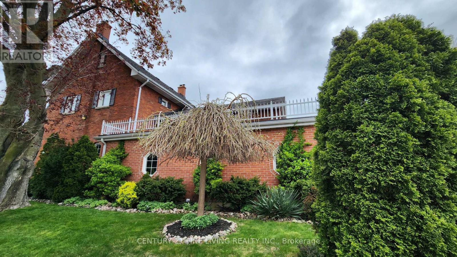 Property at 30 NORGROVE CRESCENT image 3