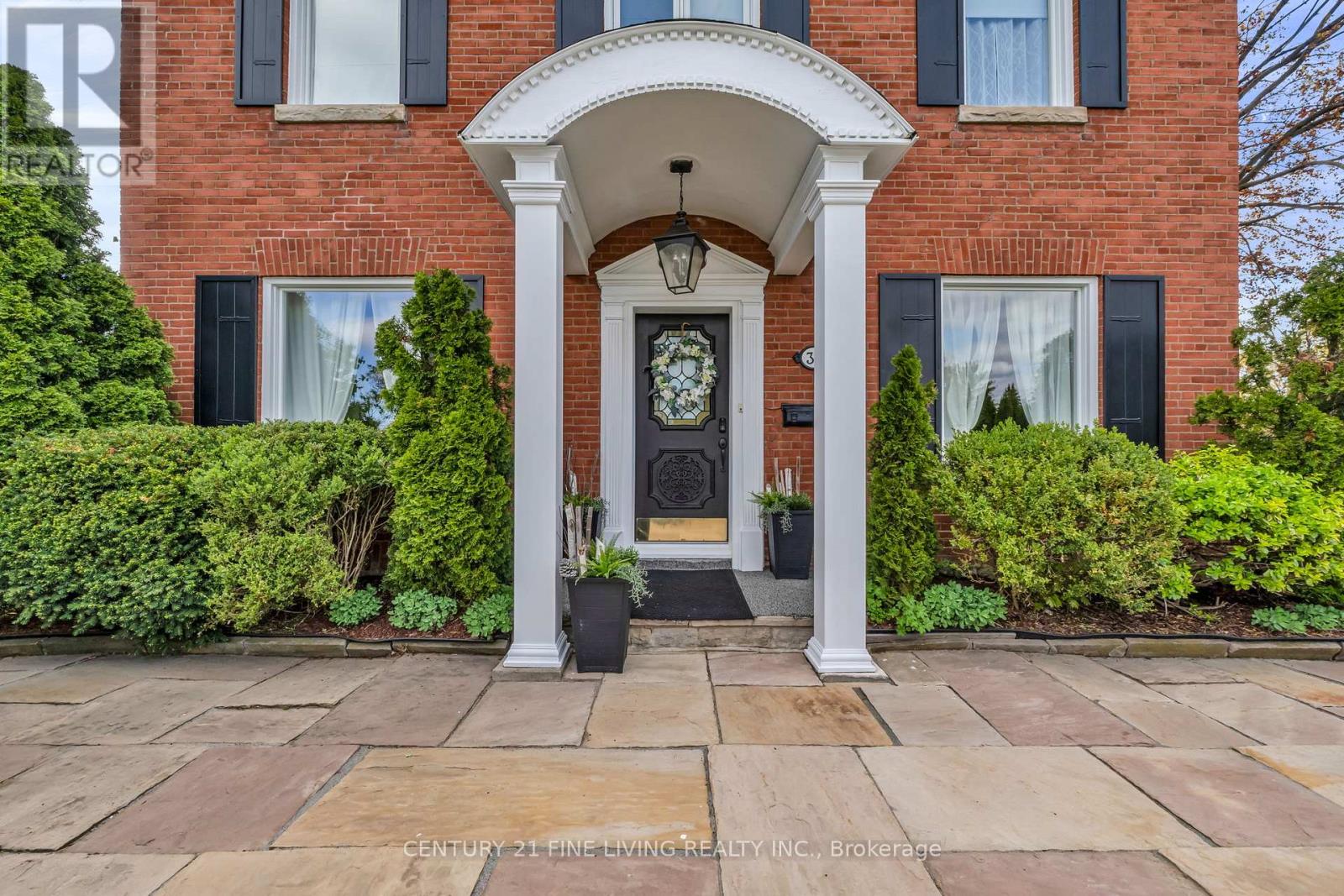 Property at 30 NORGROVE CRESCENT image 4