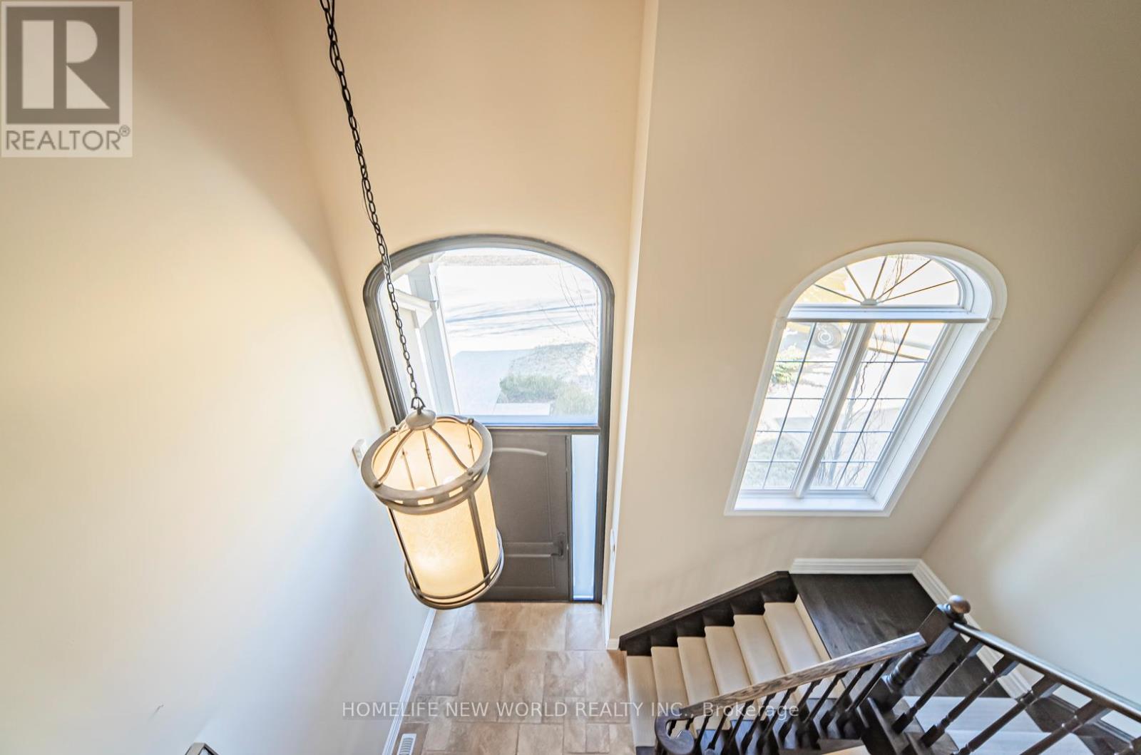2331 Millstone Drive, Oakville, Ontario  L6M 0H1 - Photo 6 - W12143389