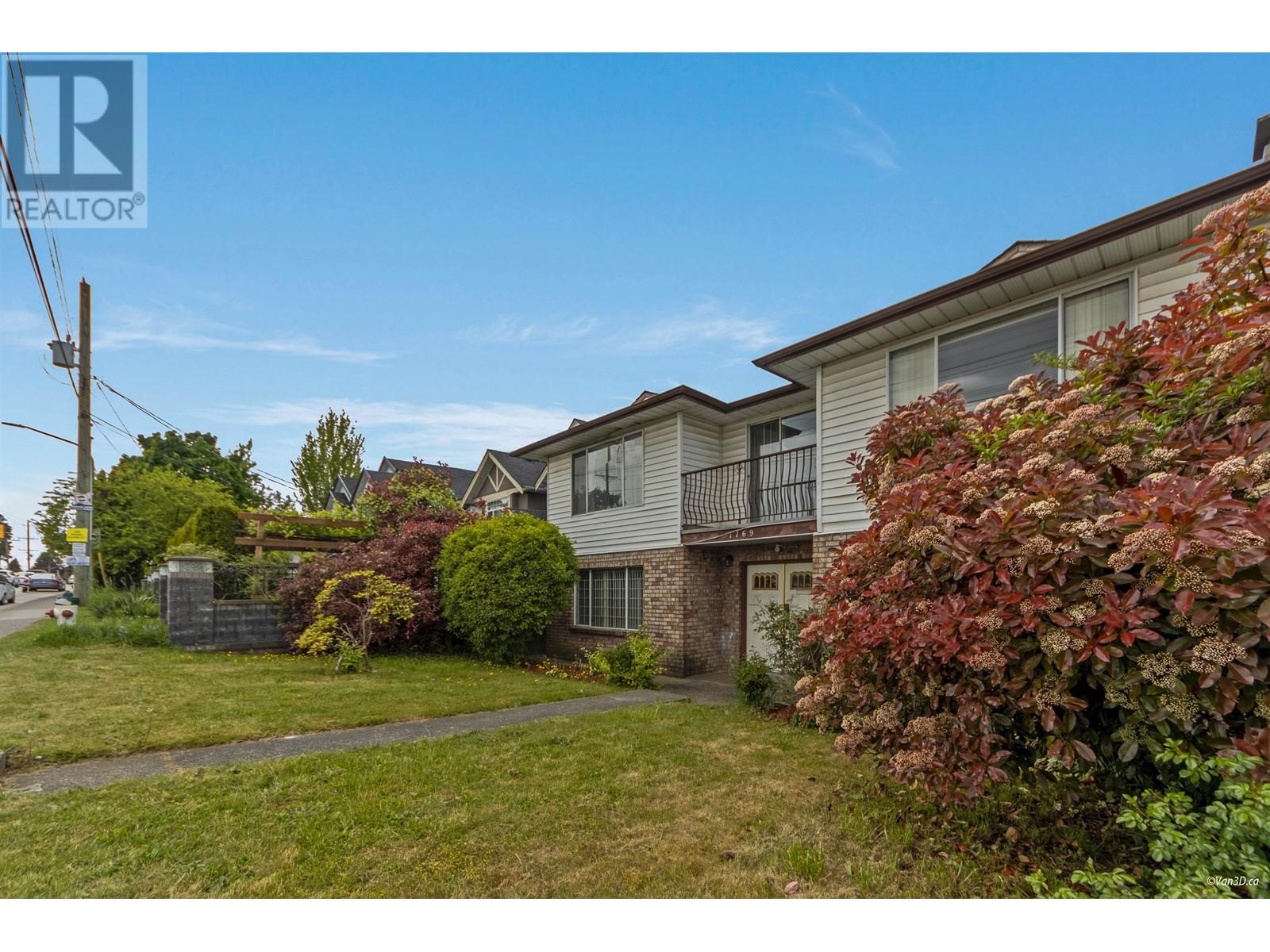 7769 10th Avenue, Burnaby, British Columbia  V3N 2S2 - Photo 2 - R3001886
