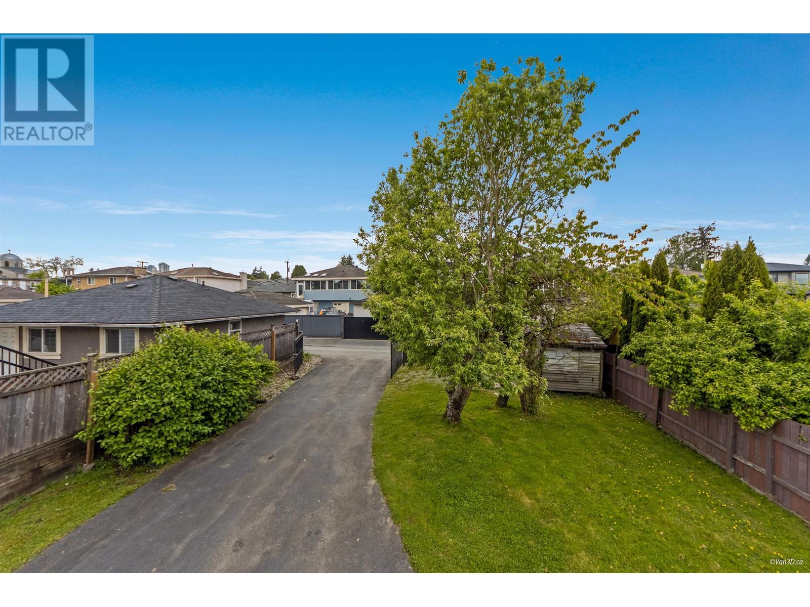 7769 10th Avenue, Burnaby, British Columbia  V3N 2S2 - Photo 4 - R3001886