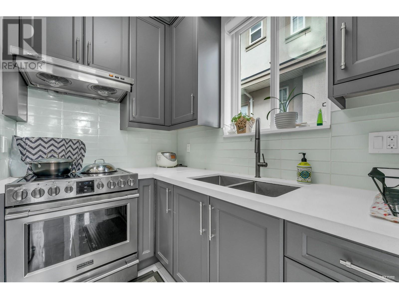 5842 Portland Street, Burnaby, British Columbia  V5J 2R8 - Photo 16 - R3001926