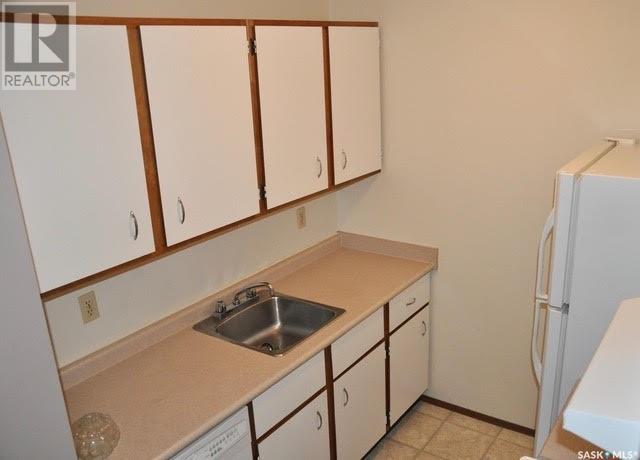 Property at 303 802B Kingsmere BOULEVARD image 3