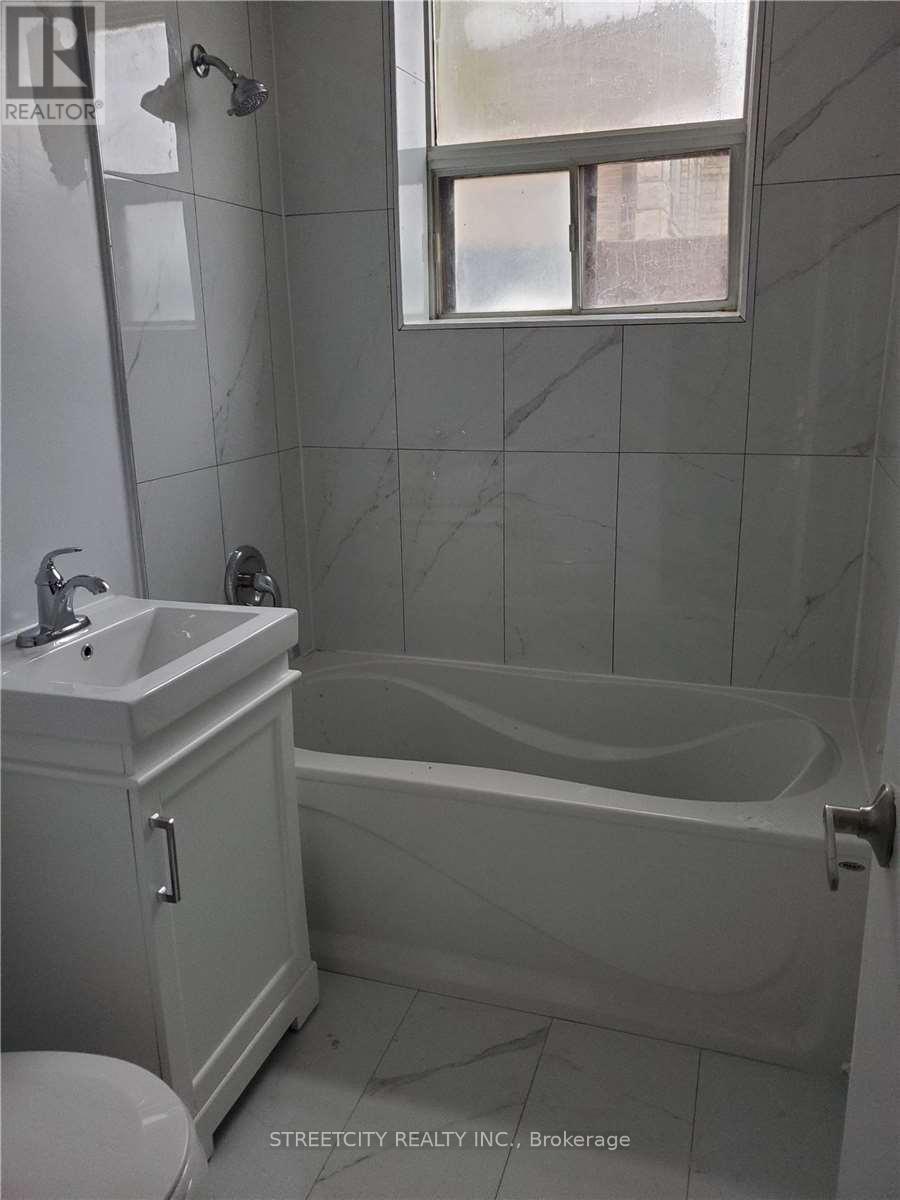 1 - 191 Broadway Street, Mississauga, Ontario  L5M 1H8 - Photo 1 - W12143414