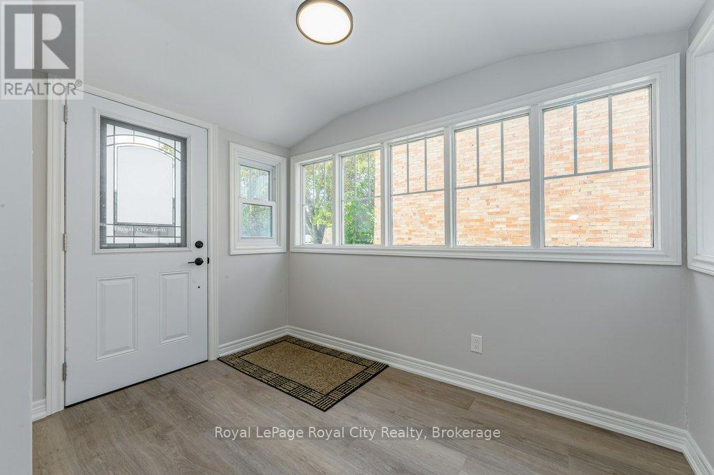 Property at 164 SUFFOLK STREET W image 3