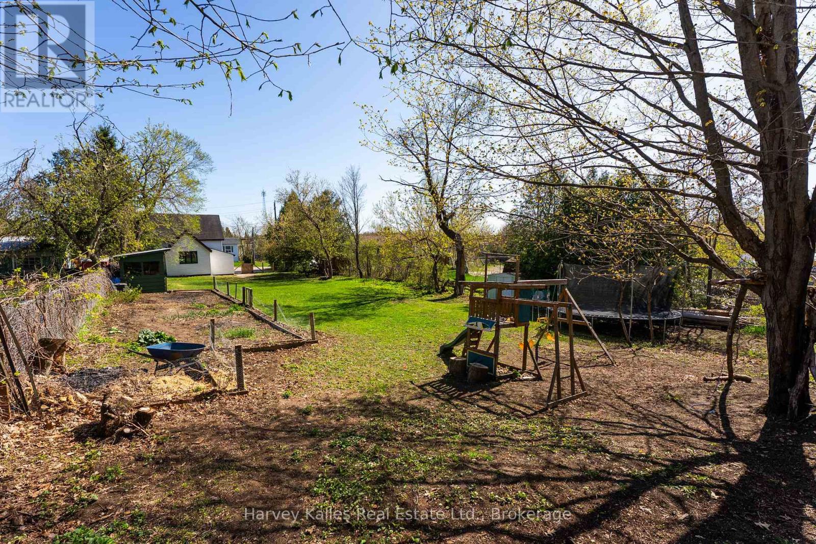 170 Nelson Street, Gravenhurst, Ontario  P1P 1K7 - Photo 36 - X12143476
