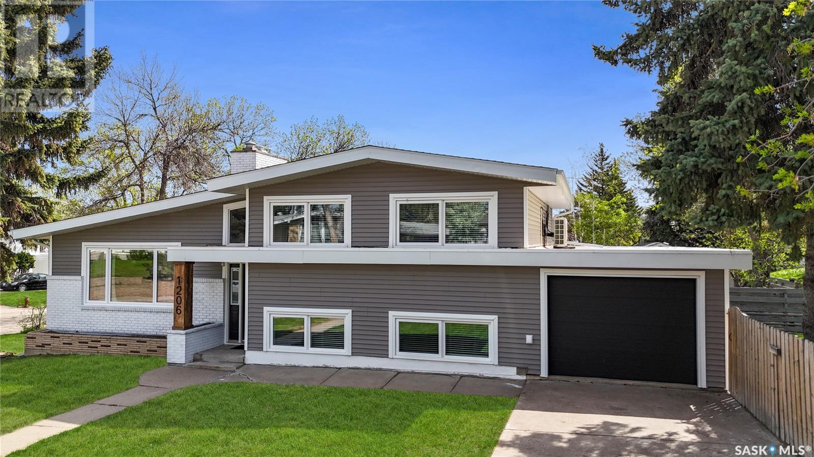 1206 Irwin Drive, Swift Current, Saskatchewan  S9H 1Z7 - Photo 40 - SK005540