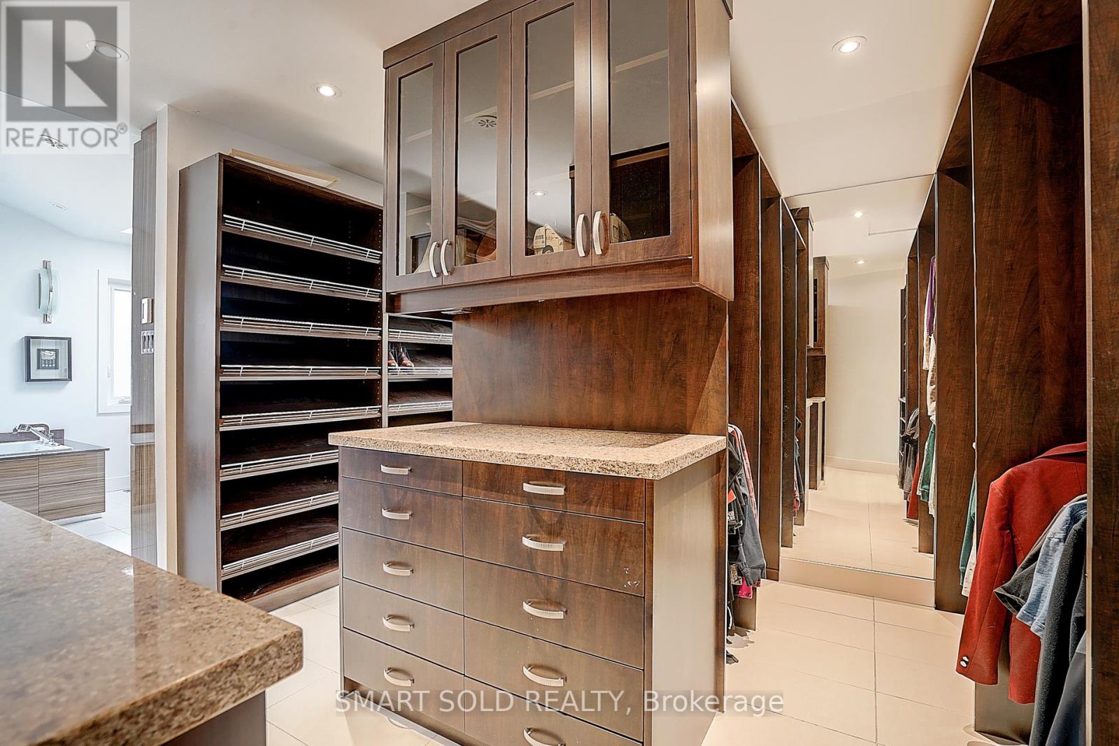 677 Woburn Avenue, Toronto, Ontario  M5M 1M2 - Photo 21 - C12143413