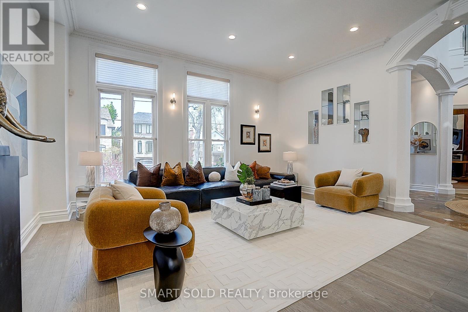 677 Woburn Avenue, Toronto, Ontario  M5M 1M2 - Photo 4 - C12143413