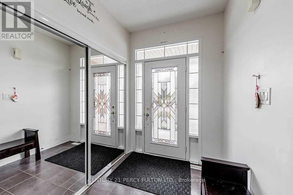 319 Delaney Drive, Ajax (Central West), Ontario  L1T 3S6 - Photo 4 - E12143427