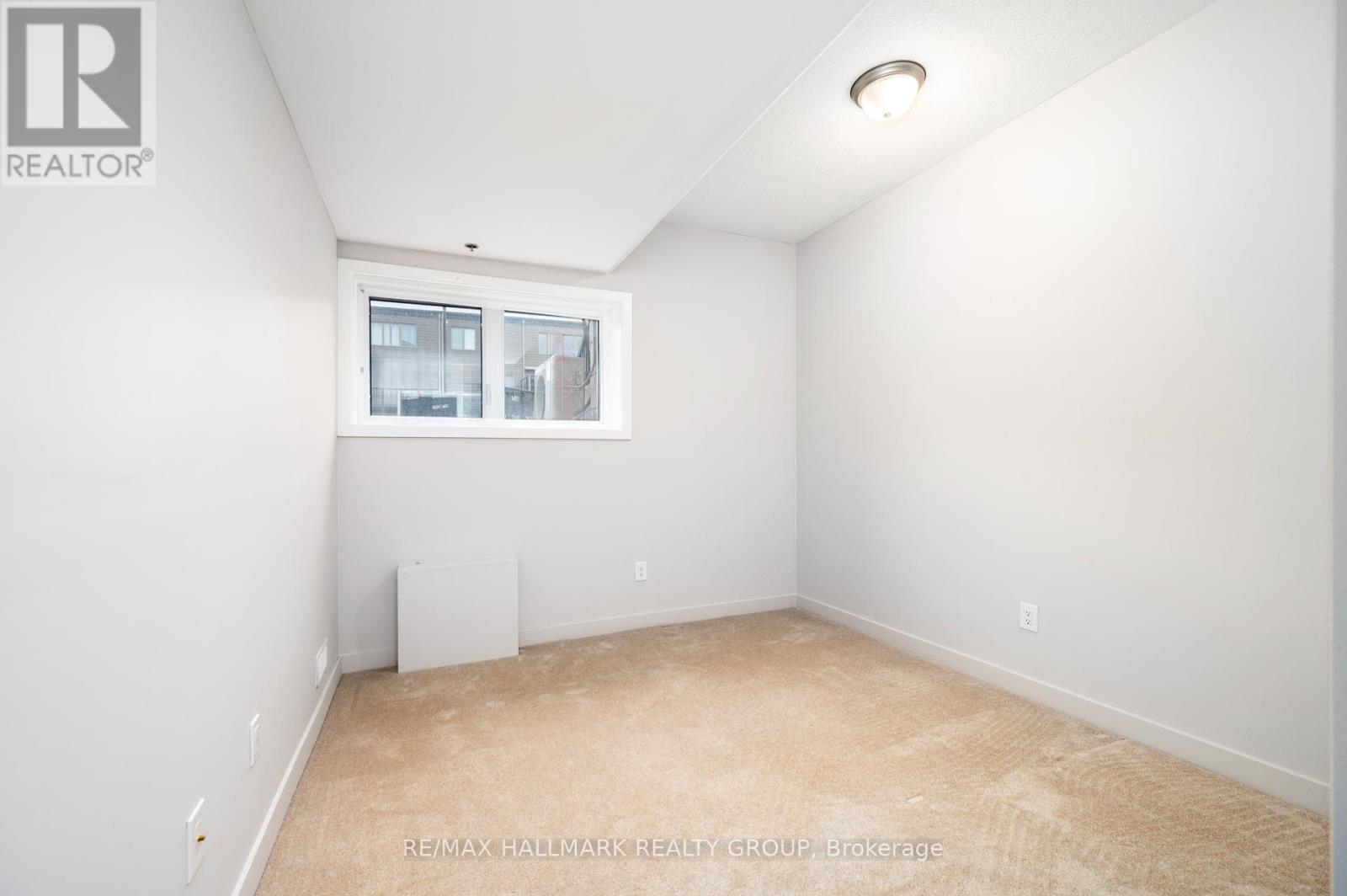 545 Ozawa Private, Ottawa, Ontario  K1K 4Z8 - Photo 13 - X12143429