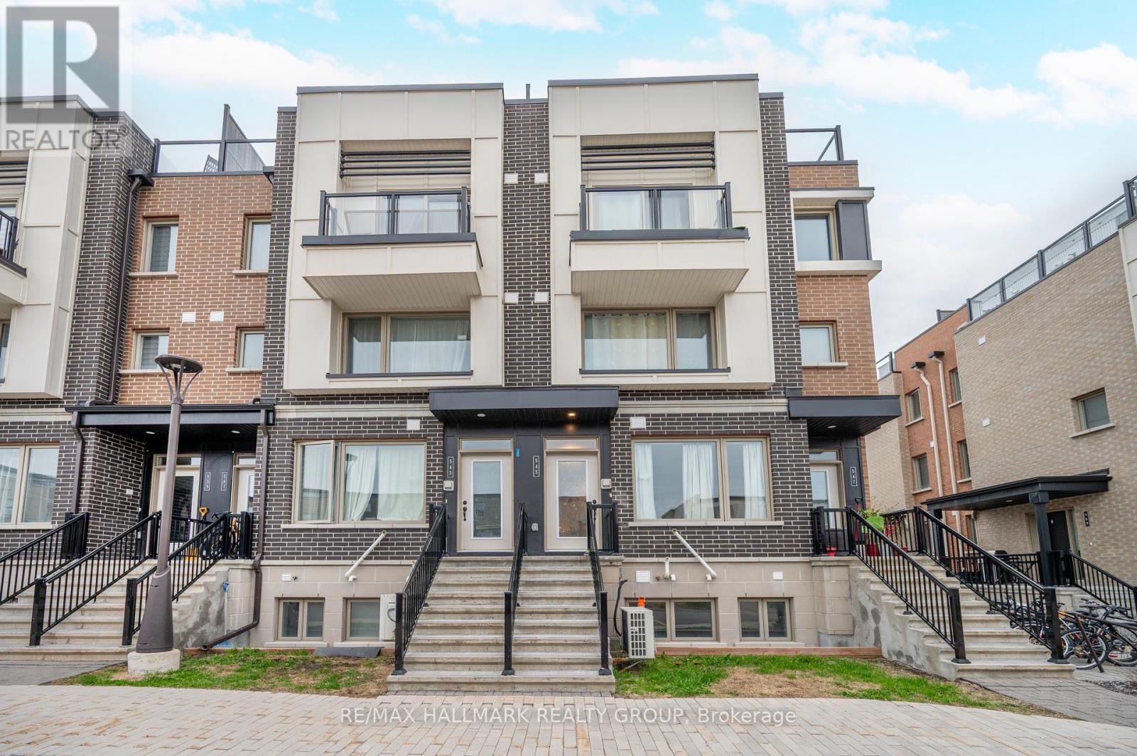 545 Ozawa Private, Ottawa, Ontario  K1K 4Z8 - Photo 2 - X12143429