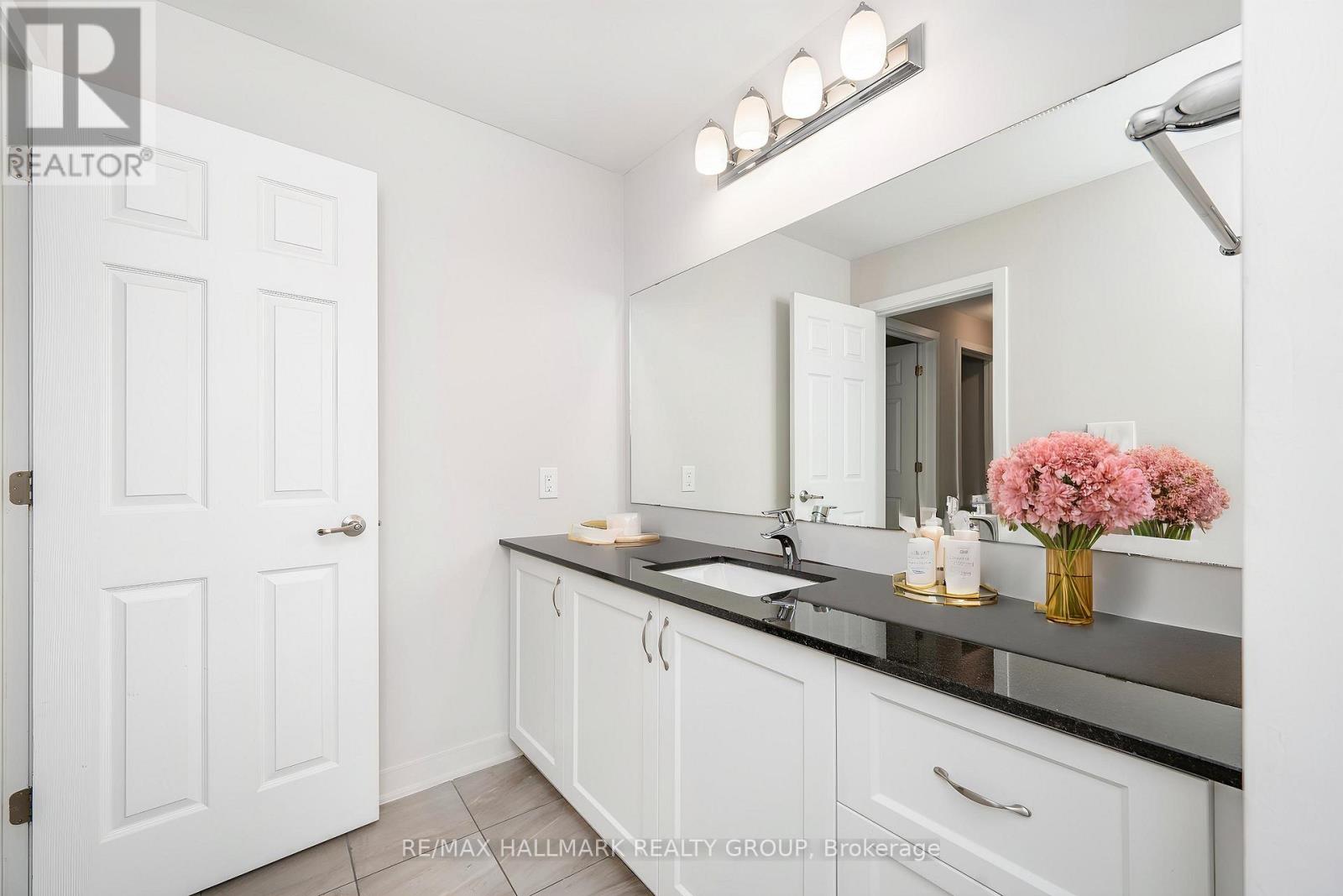 545 Ozawa Private, Ottawa, Ontario  K1K 4Z8 - Photo 14 - X12143429