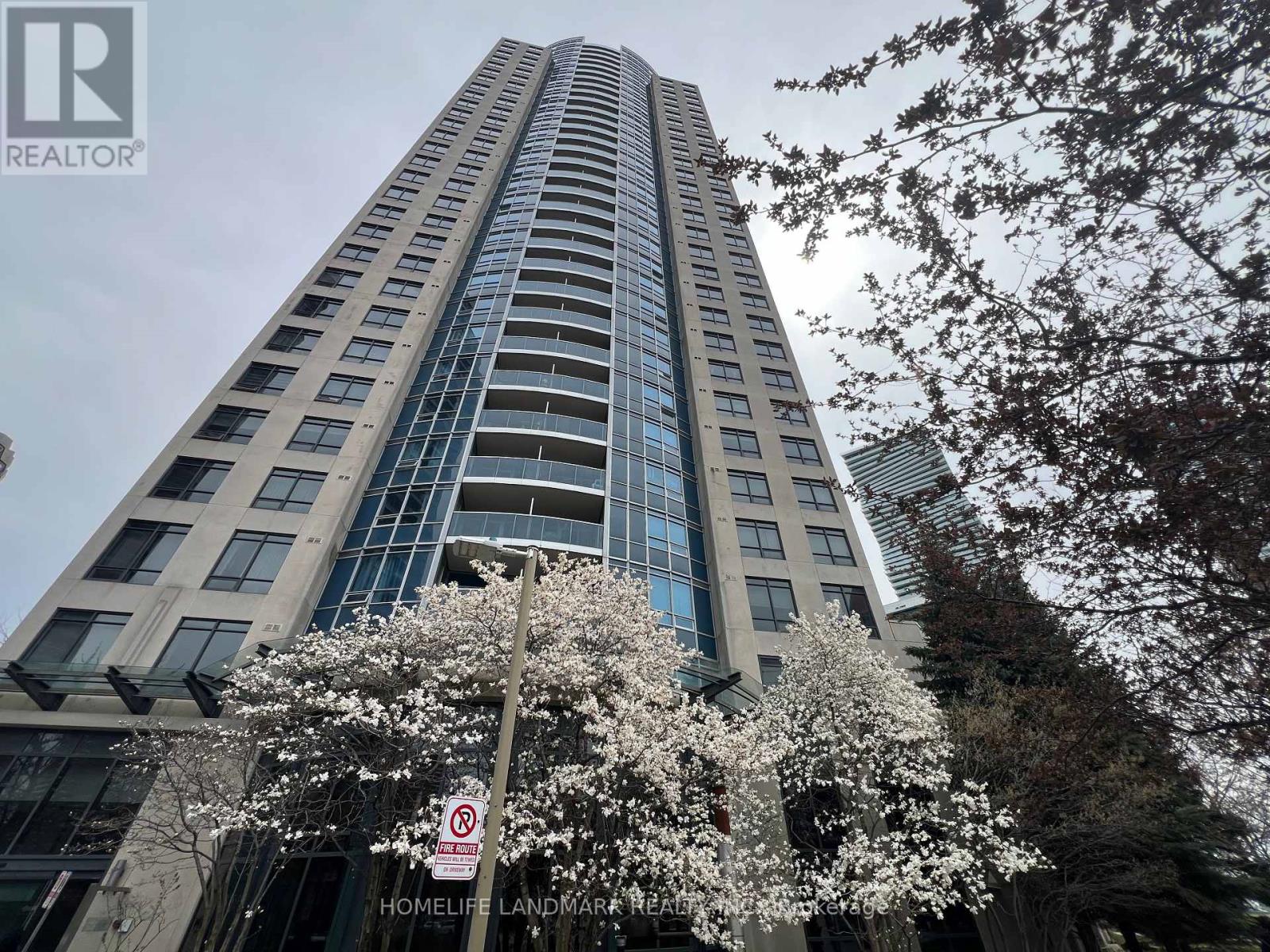 1610 - 330 Burnhamthorpe Road W, Mississauga, Ontario  L5B 0E1 - Photo 1 - W12143421