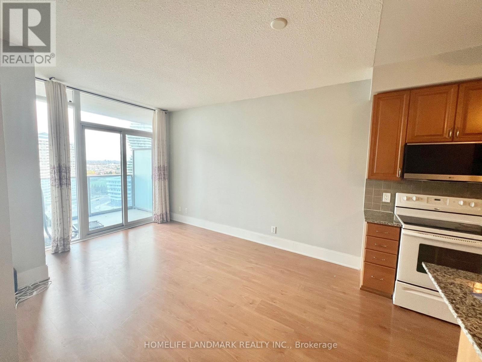 1610 - 330 Burnhamthorpe Road W, Mississauga, Ontario  L5B 0E1 - Photo 7 - W12143421
