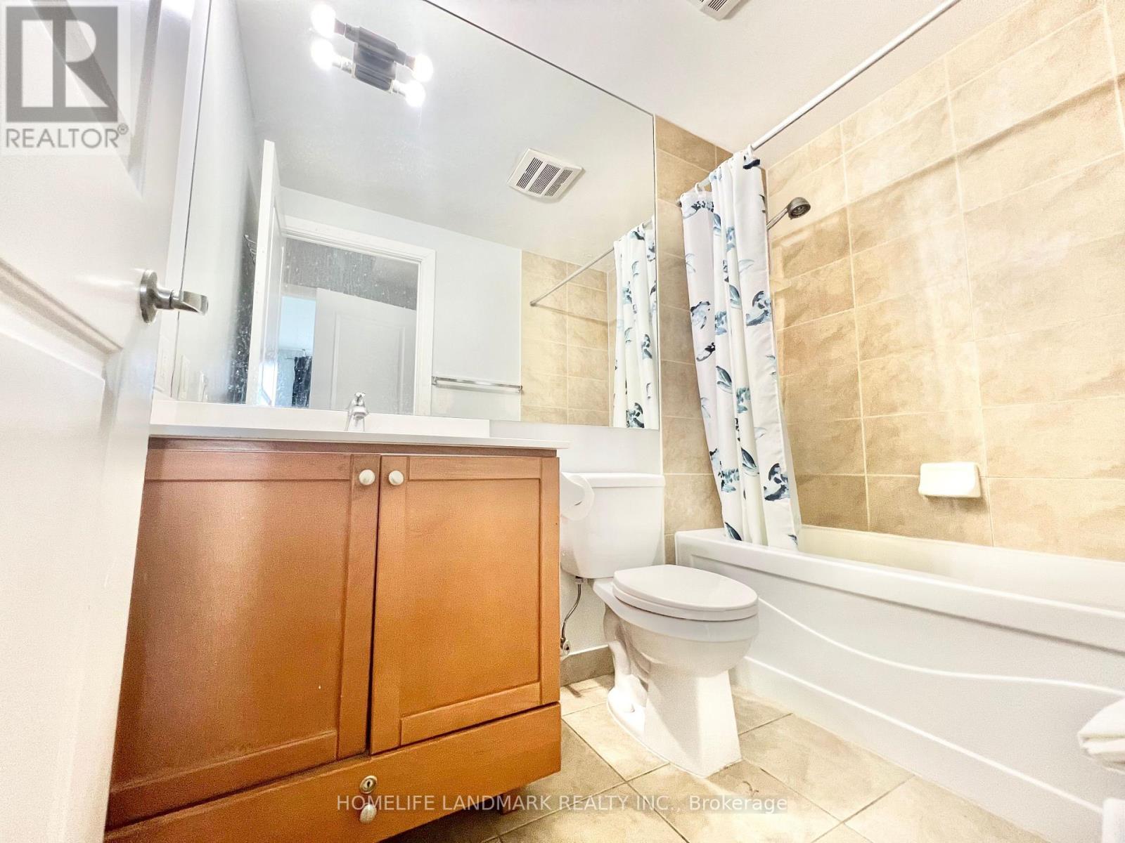 1610 - 330 Burnhamthorpe Road W, Mississauga, Ontario  L5B 0E1 - Photo 11 - W12143421