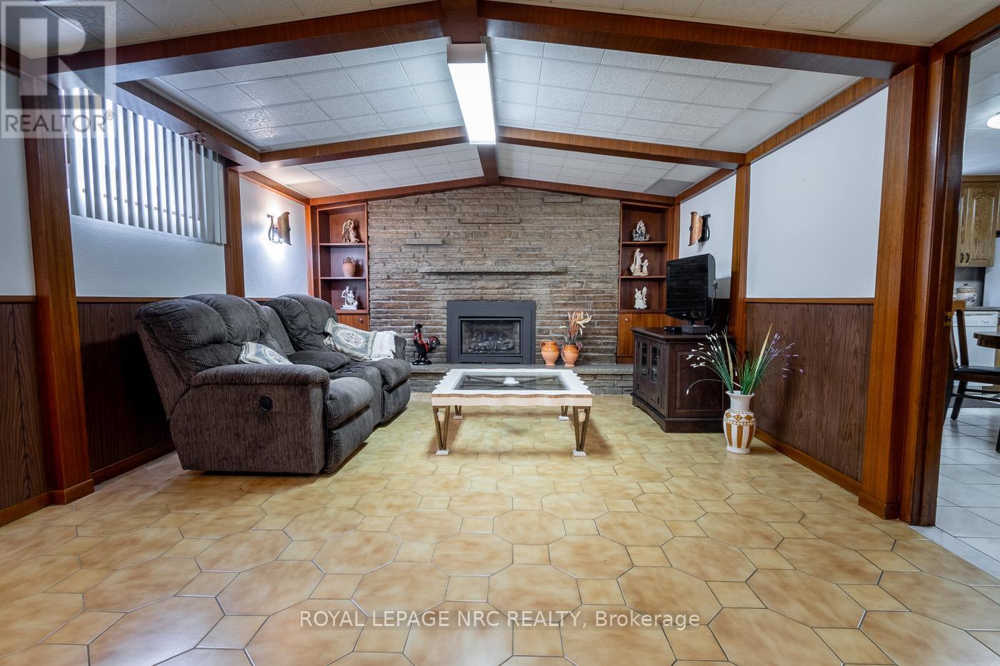 23 Eastdale Crescent, Welland, Ontario  L3B 1E6 - Photo 18 - X12143509