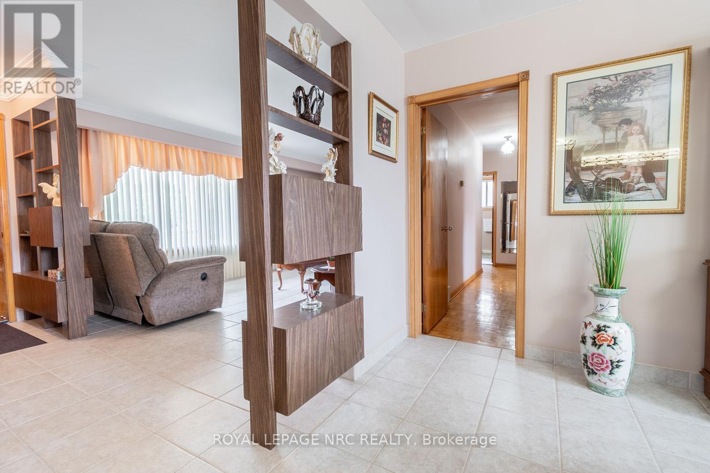 23 Eastdale Crescent, Welland, Ontario  L3B 1E6 - Photo 8 - X12143509