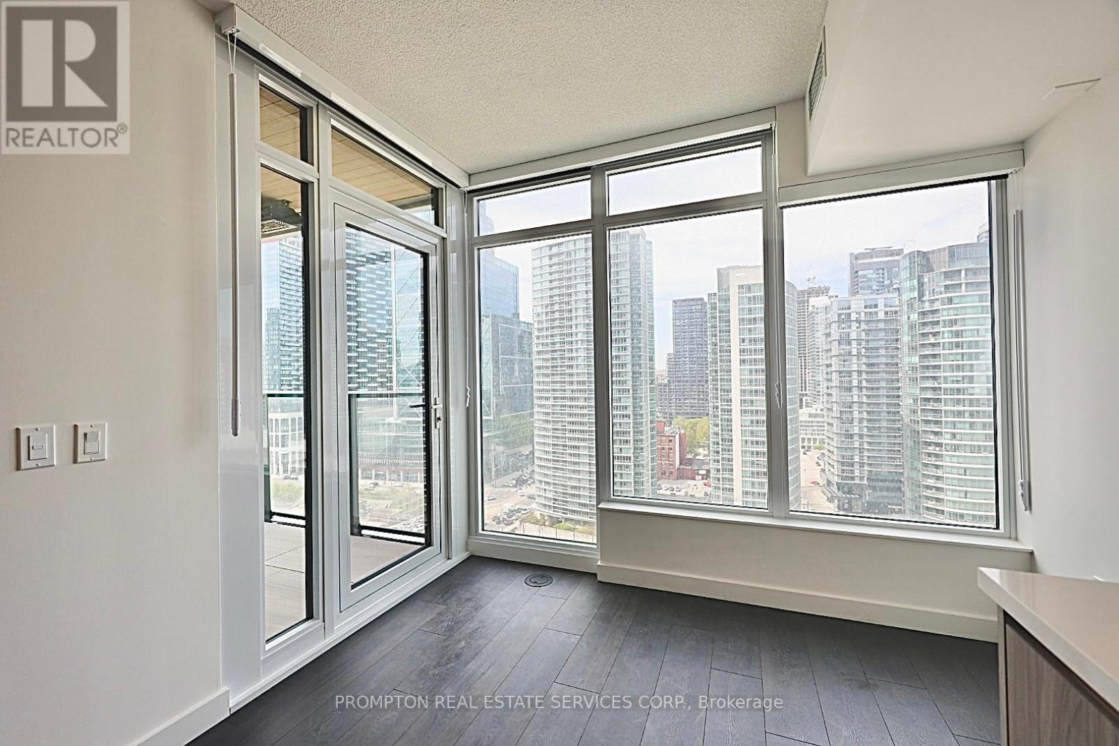 1901 - 1 Concord Cityplace Way, Toronto, Ontario  M5V 0X3 - Photo 8 - C12143443