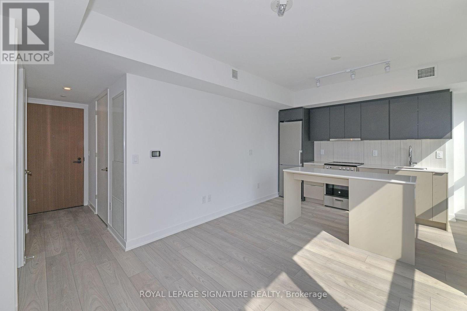 319 - 8 Tippett Road, Toronto, Ontario  M3H 0E7 - Photo 4 - C12143444
