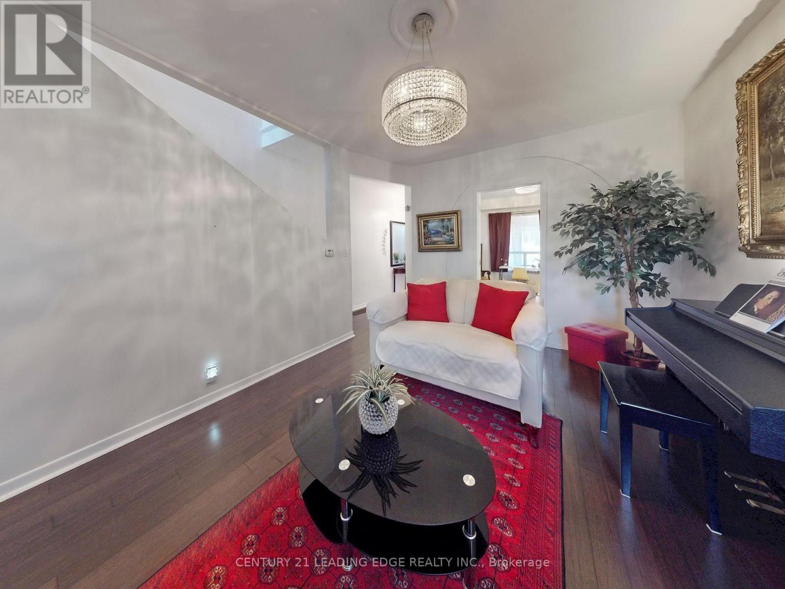 286 Glenholme Avenue, Toronto, Ontario  M6E 3C8 - Photo 10 - C12143457