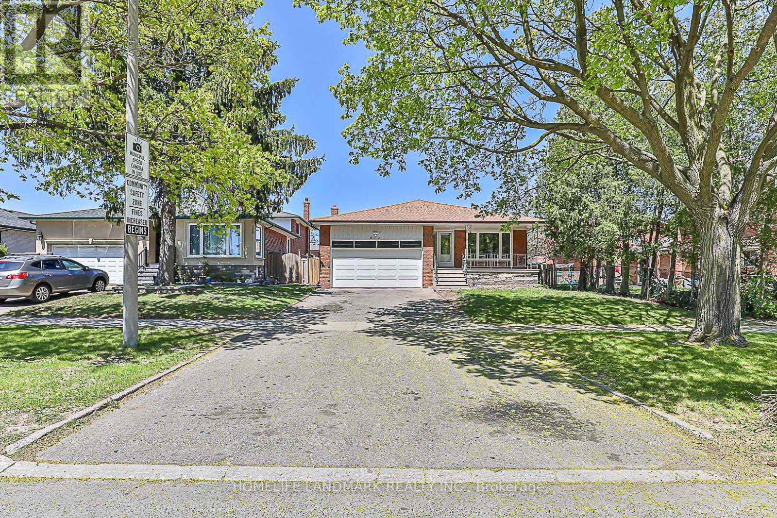 612 Van Horne Avenue, Toronto, Ontario  M2J 2V4 - Photo 3 - C12143478
