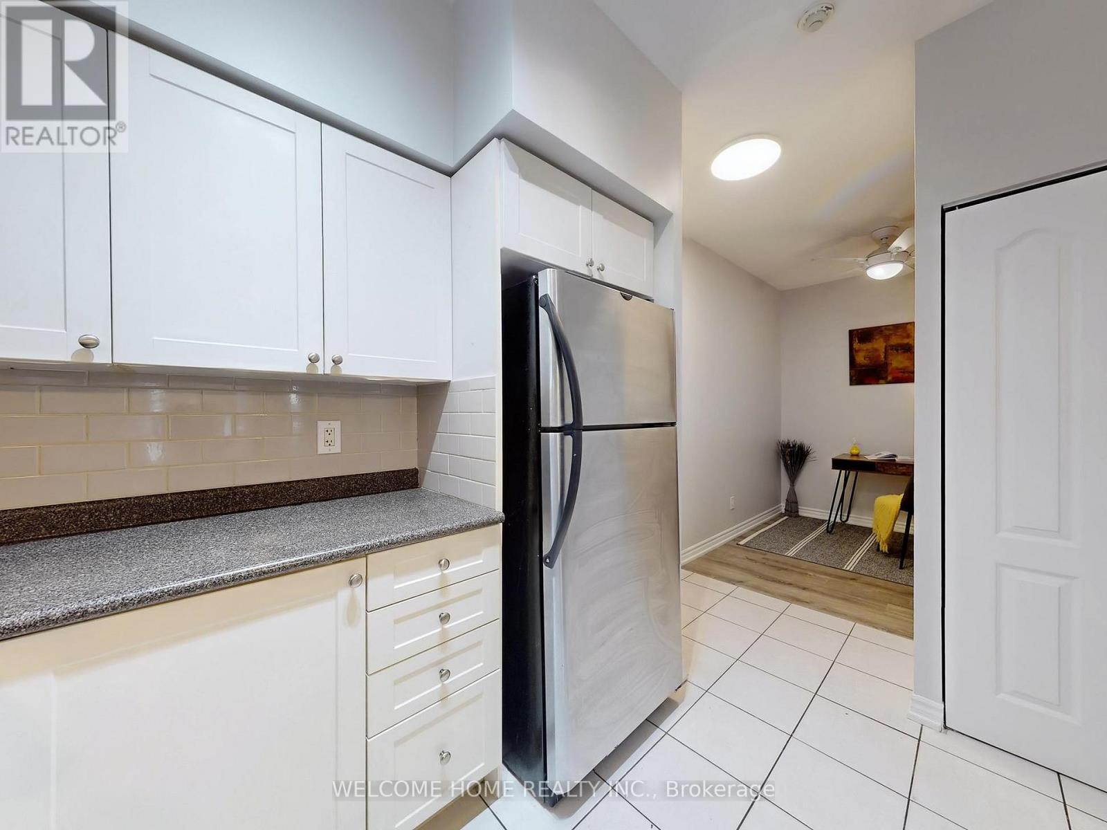 Gv-124 - 17 Barberry Place, Toronto, Ontario  M2K 3E2 - Photo 16 - C12143482