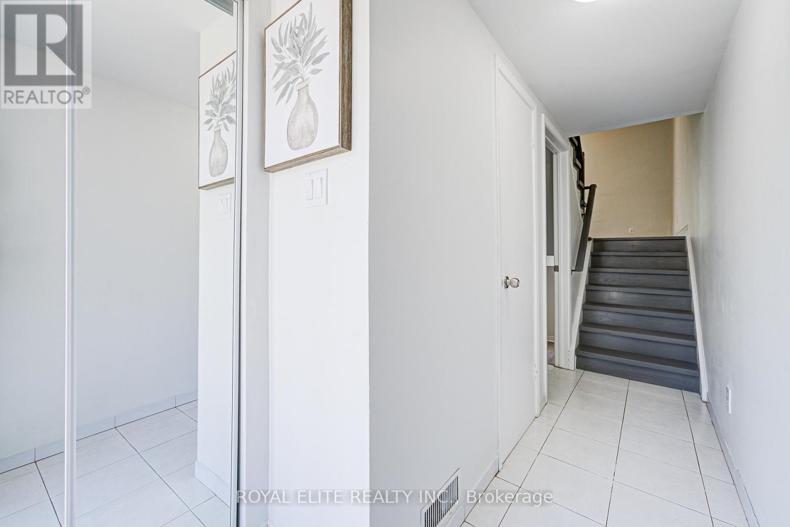 Property at 24 - 3075 BRIDLETOWNE CIRCLE image 4