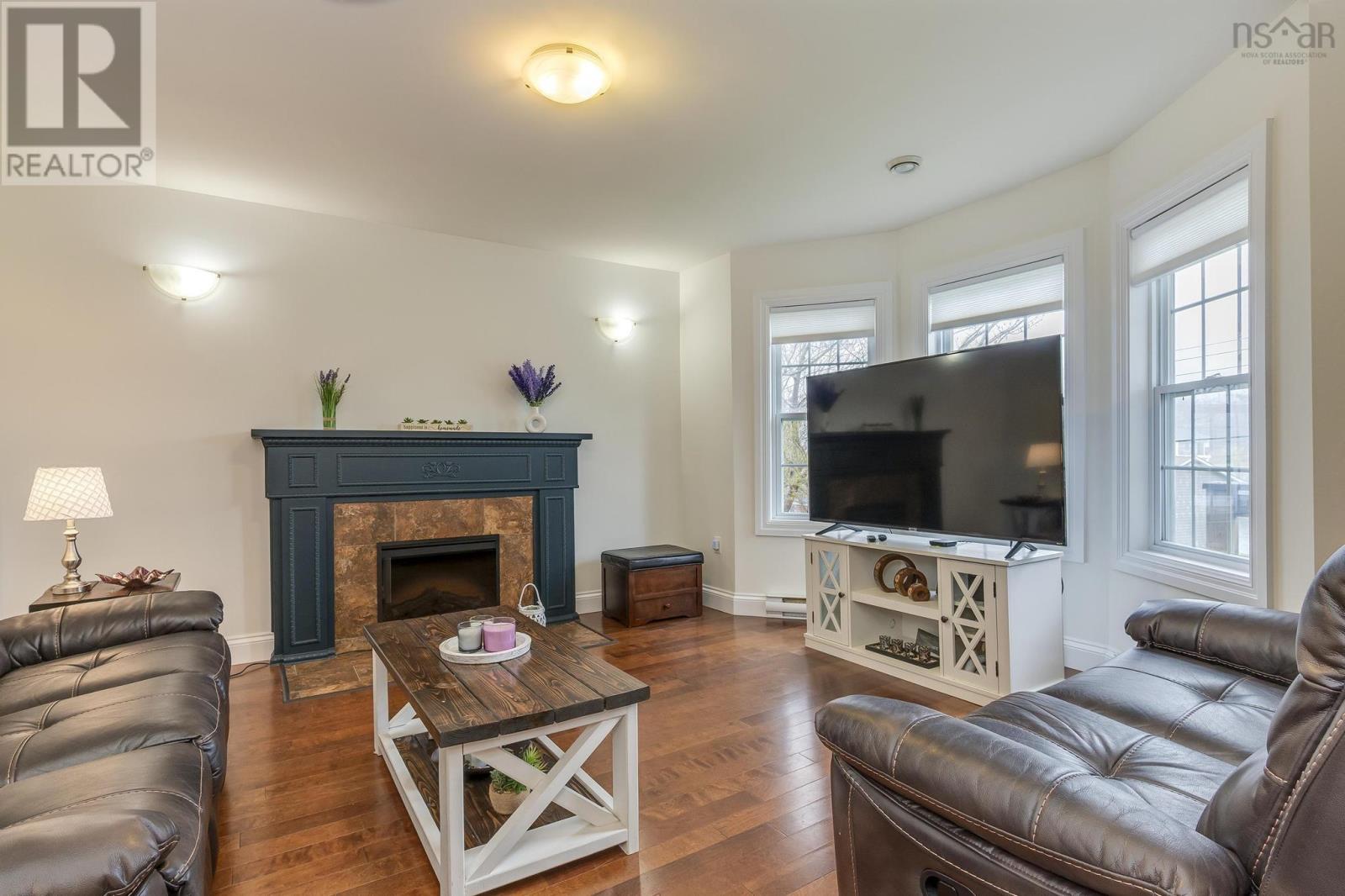 Property at 29 Punch Bowl Drive image 5