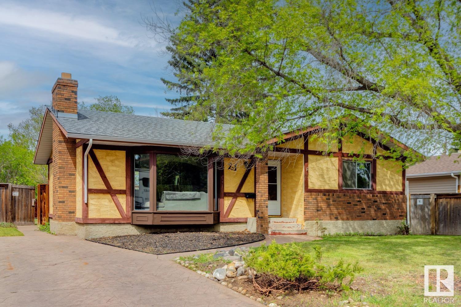 Property at 21 MARION DR image 1