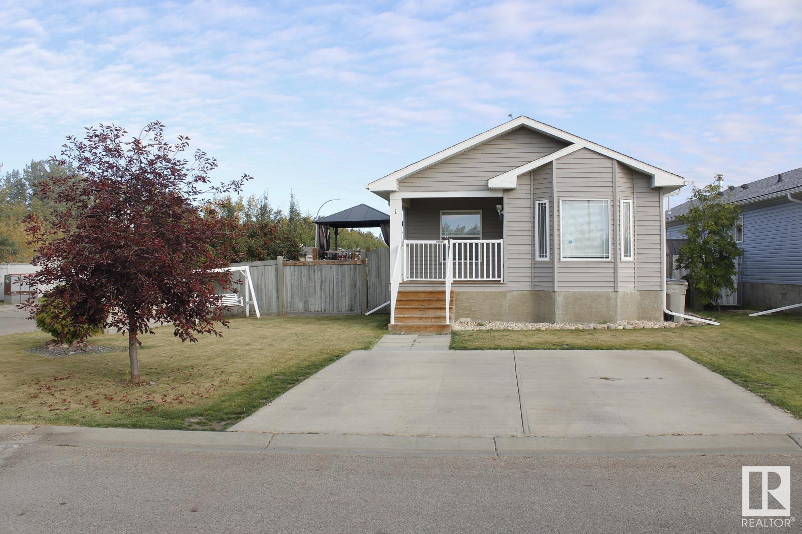 Property at 1 JUTLAND CR image 3
