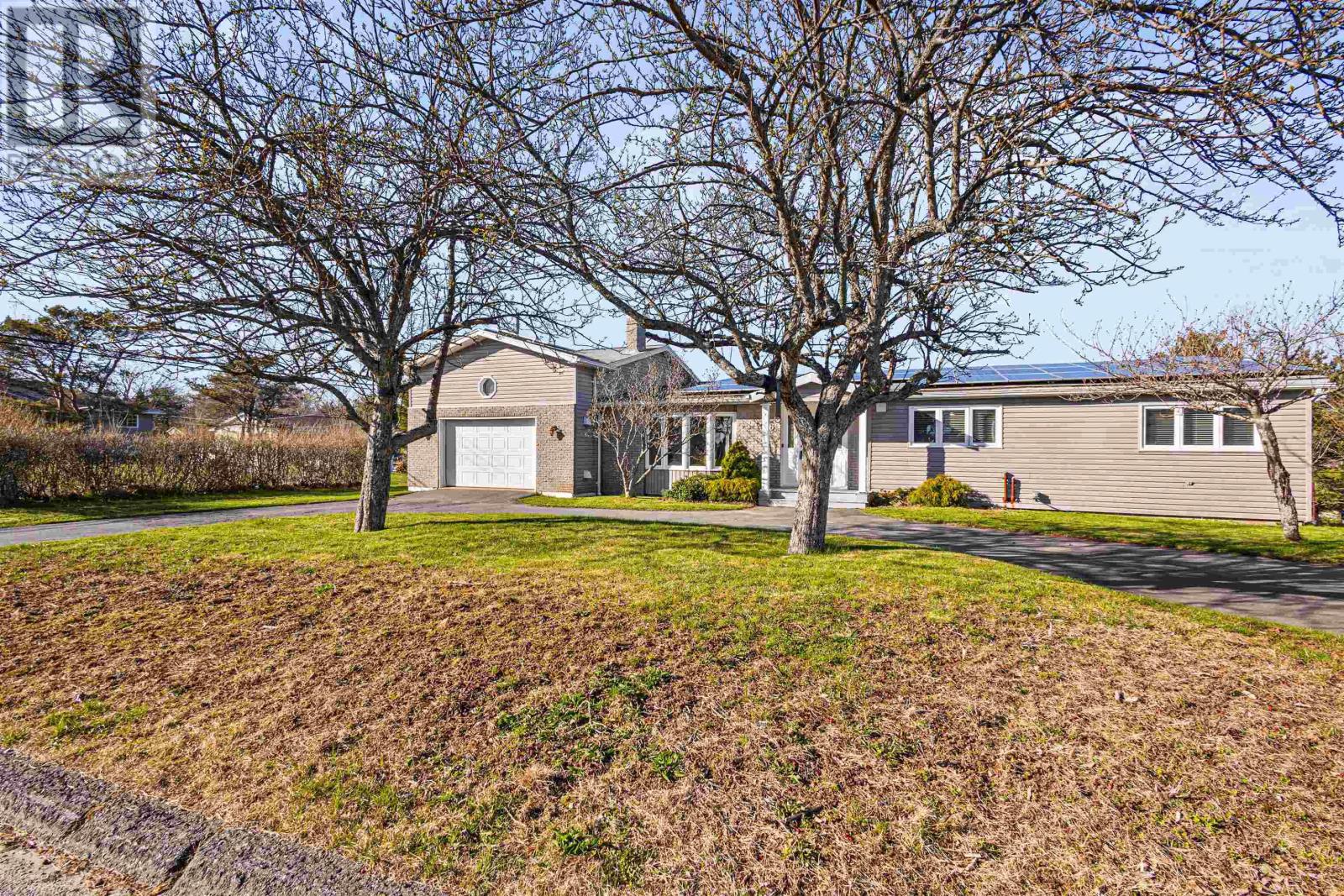 Property at 6 Hillside Court image 2