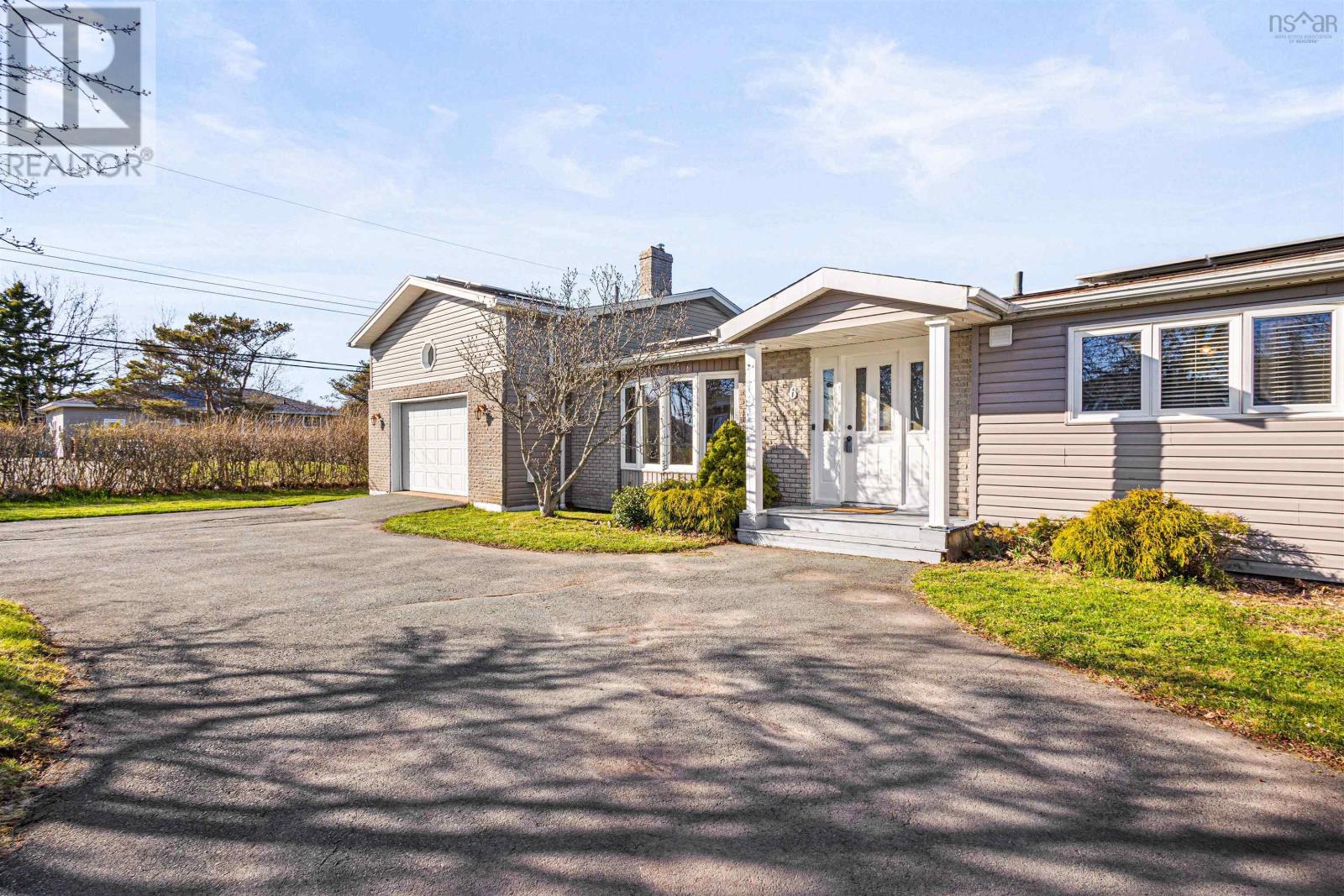 Property at 6 Hillside Court image 3