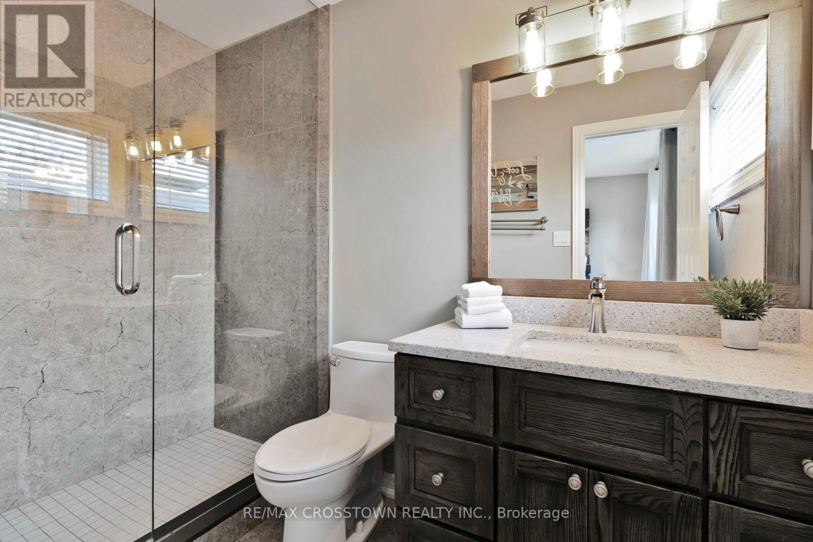 40 Country Lane, Barrie, Ontario  L4N 0E8 - Photo 21 - S12143473