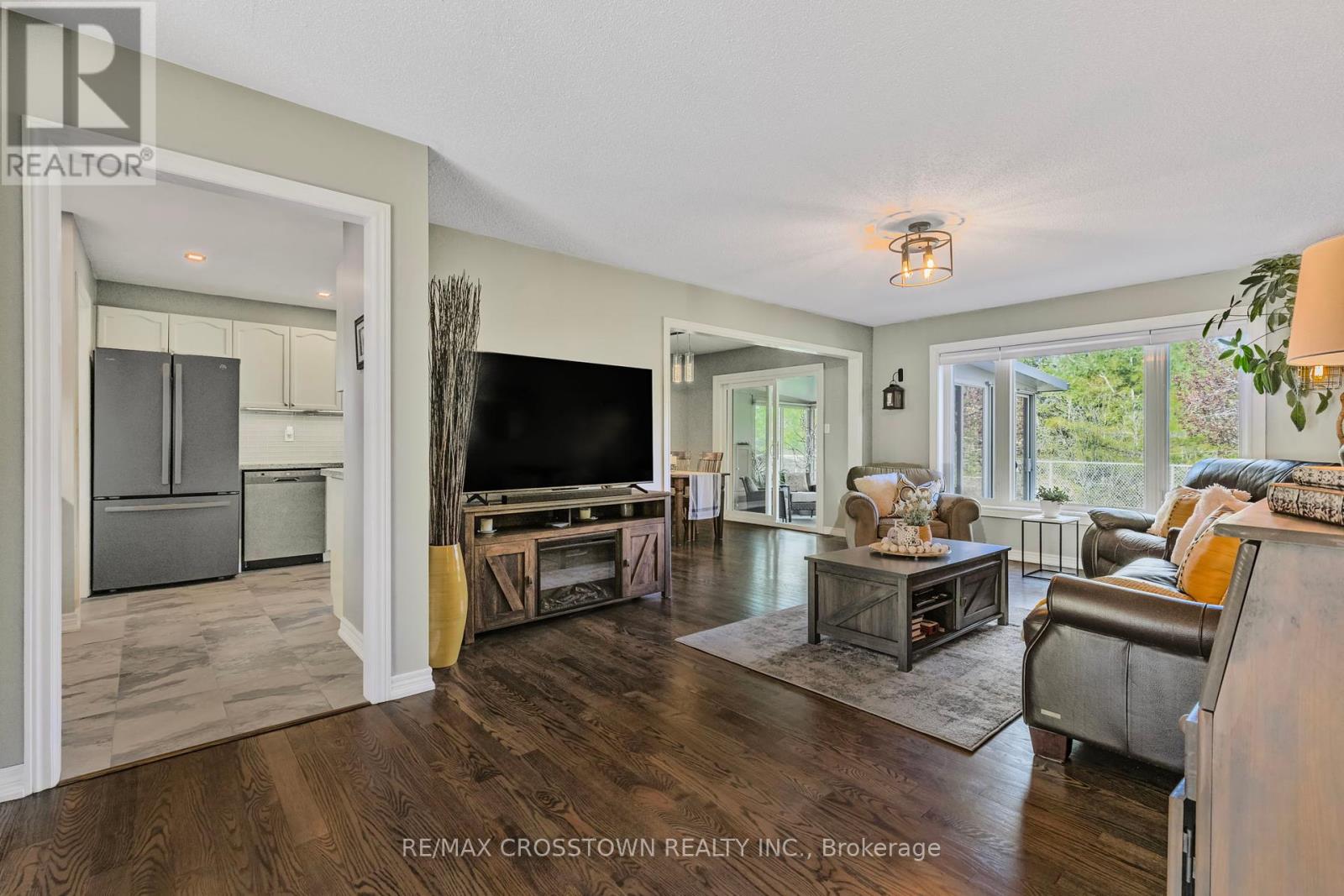 40 Country Lane, Barrie, Ontario  L4N 0E8 - Photo 7 - S12143473