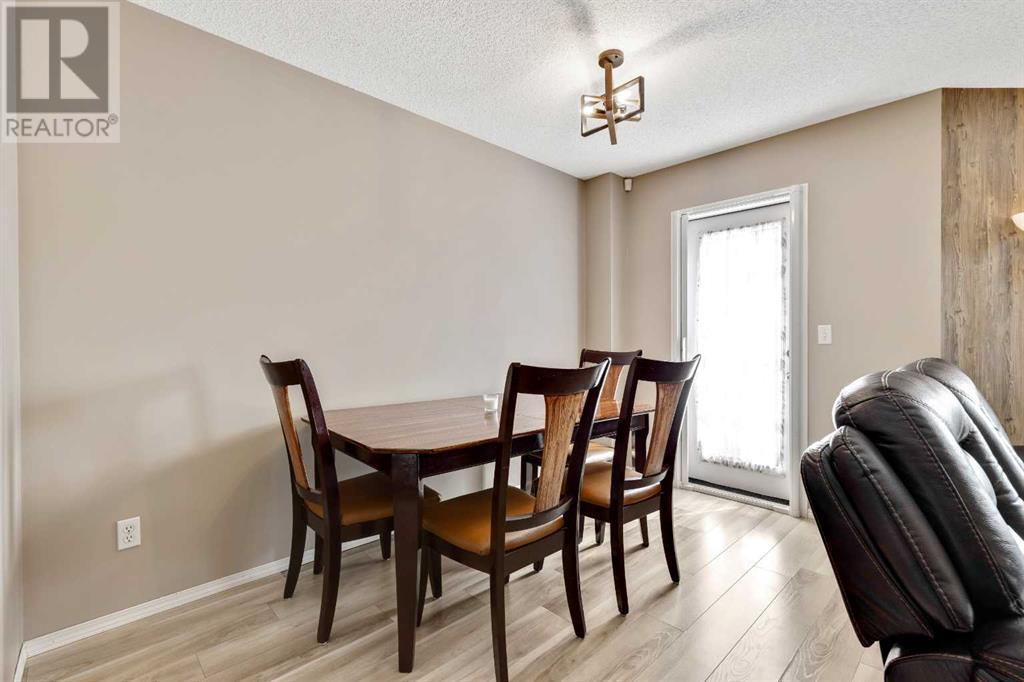 8, 156 Canoe Drive Sw, Airdrie, Alberta  T4B 2Z3 - Photo 9 - A2219733