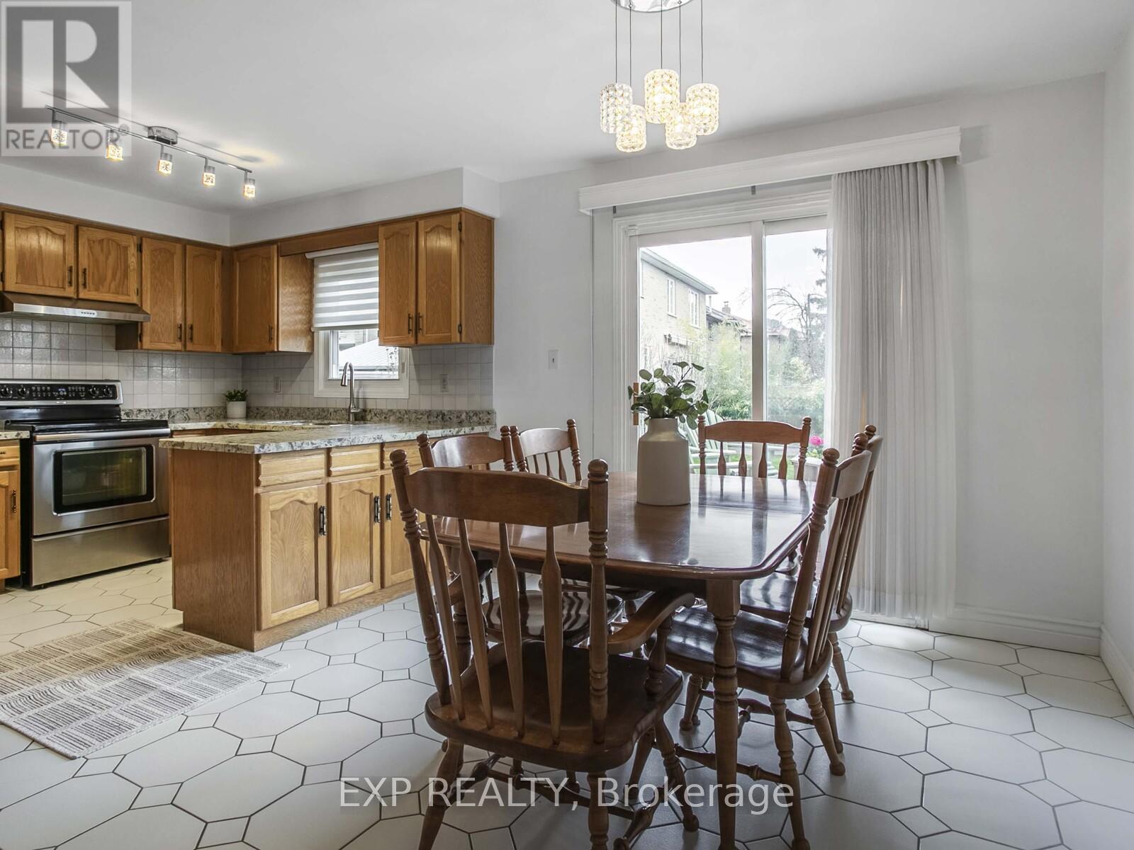 1273 Dexter Crescent, Mississauga, Ontario  L5G 4R7 - Photo 18 - W12143495