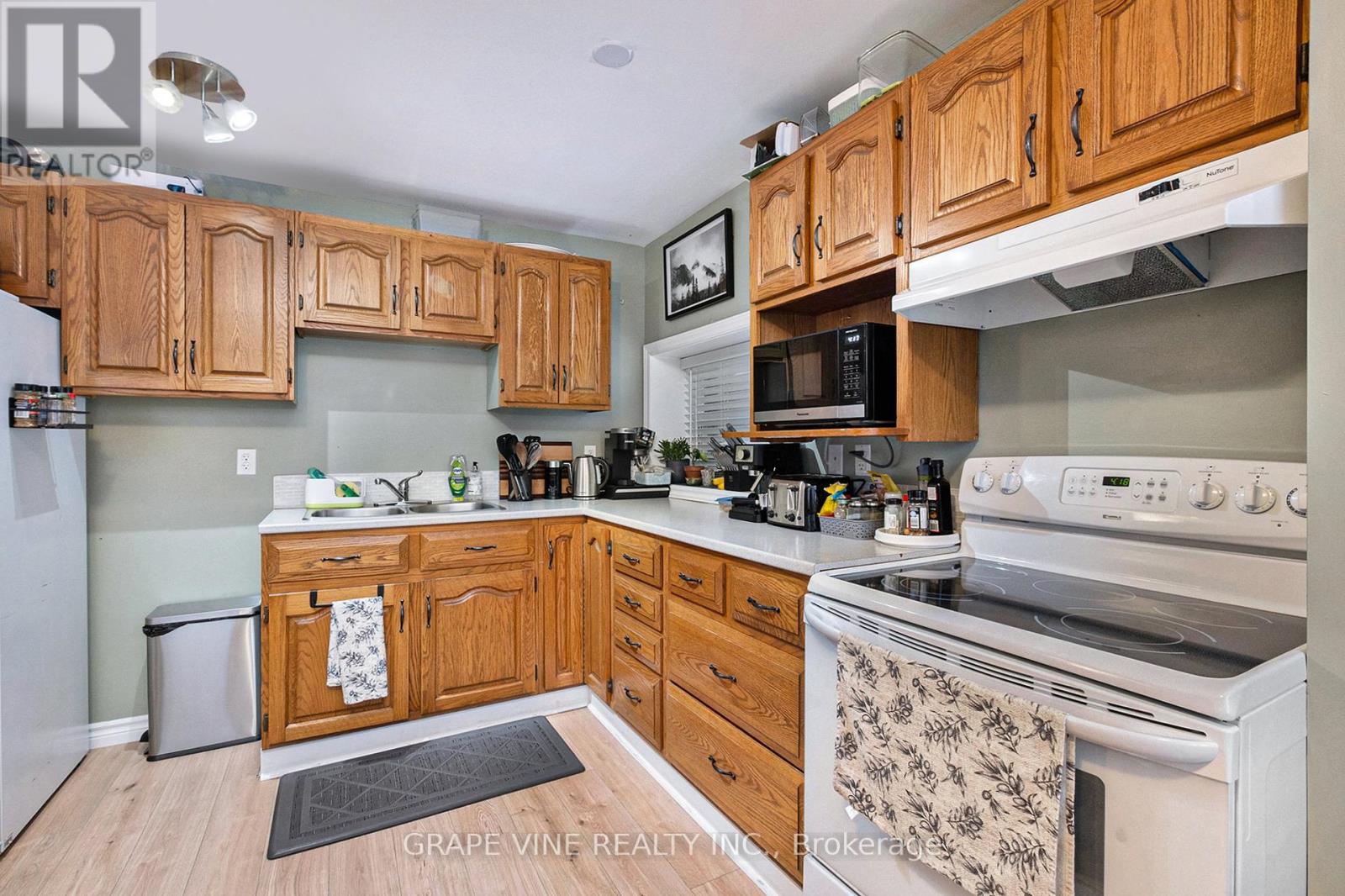Property at APARTMENT 1 AND 2 - 261 ELGIN STREET W image 4