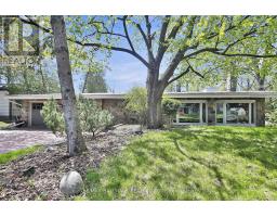 10 QUALICUM STREET, Ottawa, Ontario