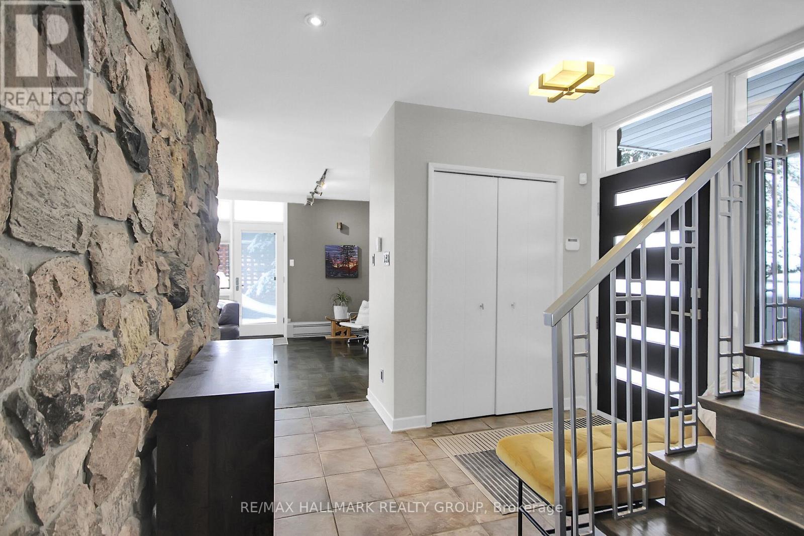 10 Qualicum Street, Ottawa, Ontario  K2H 7G8 - Photo 15 - X12075164