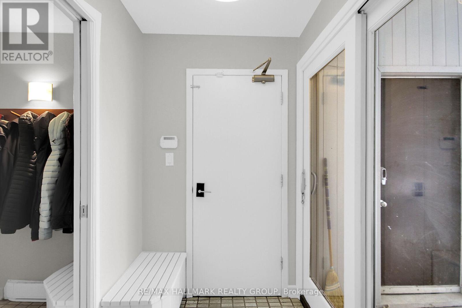 10 Qualicum Street, Ottawa, Ontario  K2H 7G8 - Photo 29 - X12075164