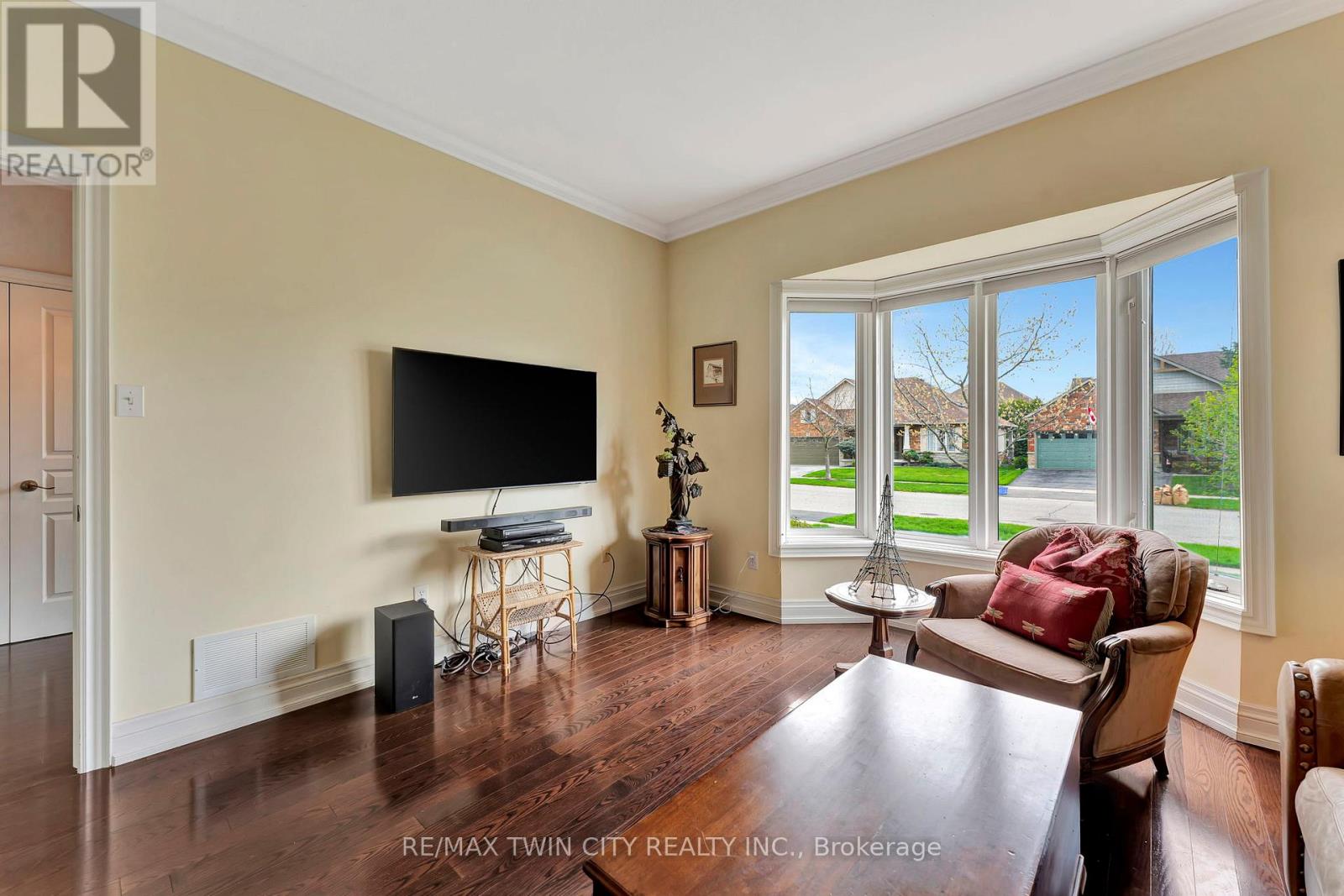 32 Cobblestone Drive, Brant, Ontario  N3L 4G1 - Photo 32 - X12143451