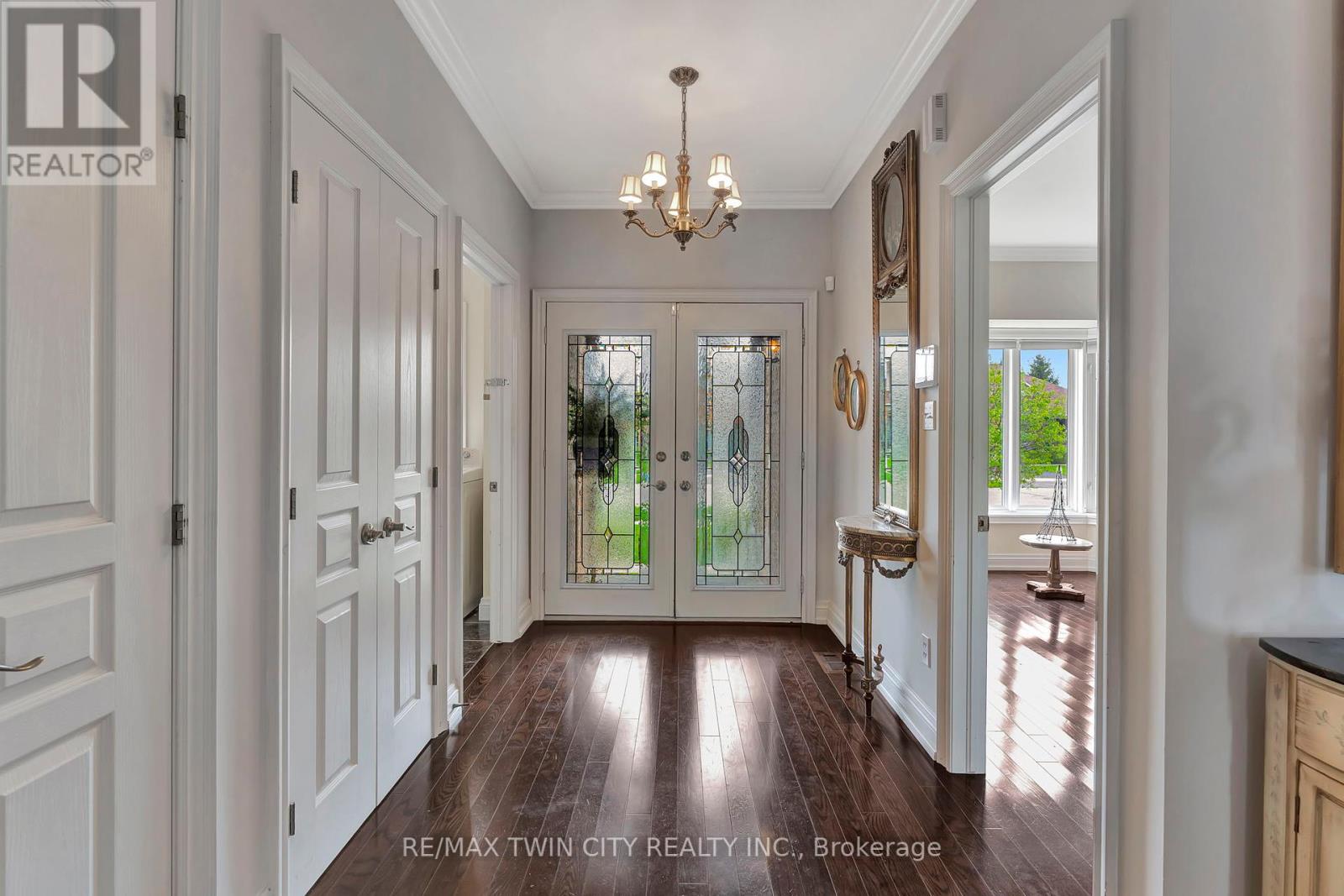 32 Cobblestone Drive, Brant, Ontario  N3L 4G1 - Photo 5 - X12143451