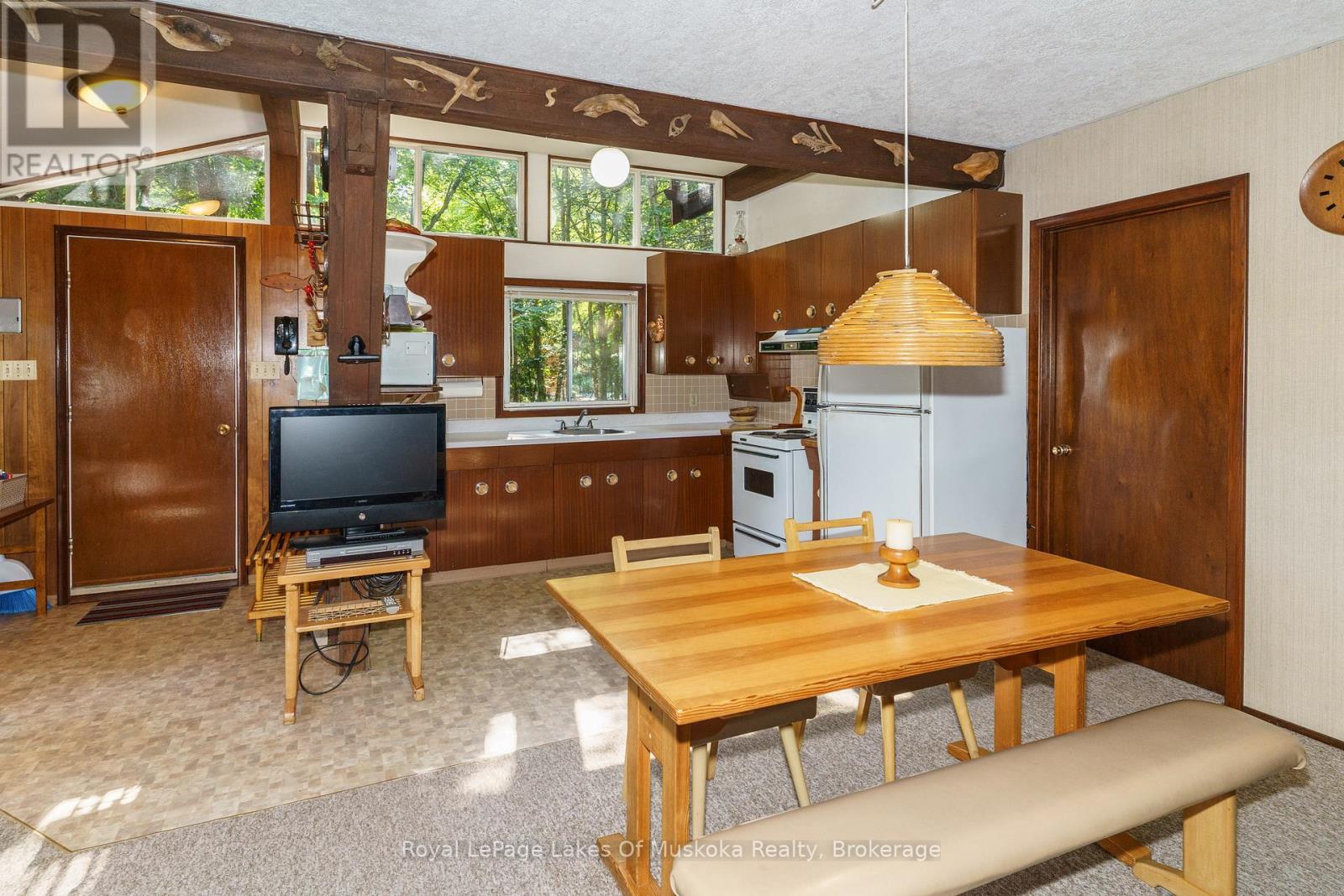 1363 West Oxbow Lake Road, Lake Of Bays, Ontario  P1H 2J6 - Photo 26 - X12143532