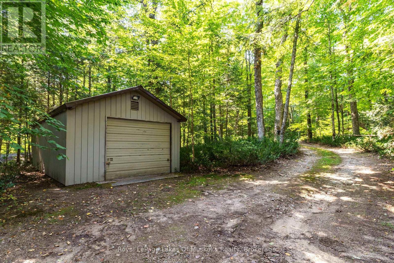 1363 West Oxbow Lake Road, Lake Of Bays, Ontario  P1H 2J6 - Photo 38 - X12143532