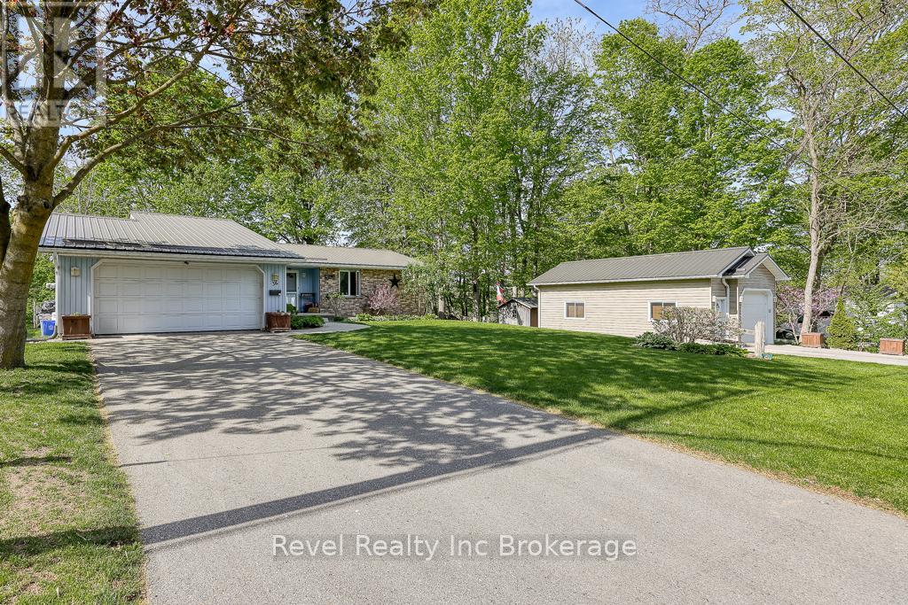 Property at 36 NORTH STREET E image 2