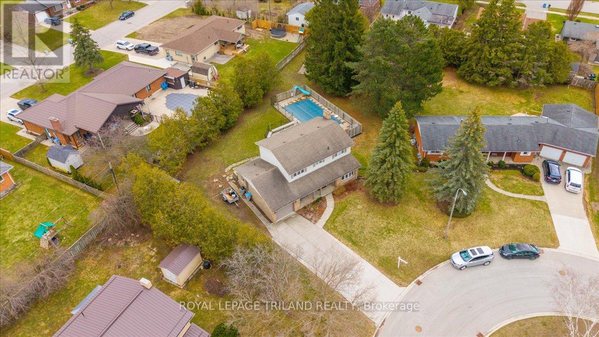 21 SHERWOOD CRESCENT, South Huron, Ontario