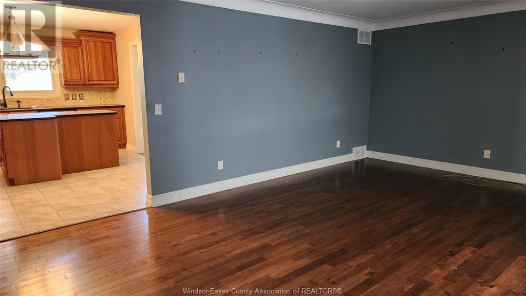Property at 107 Danforth AVENUE image 5